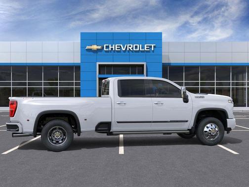 Summit White 2026 Chevrolet Silverado 3500 High Country