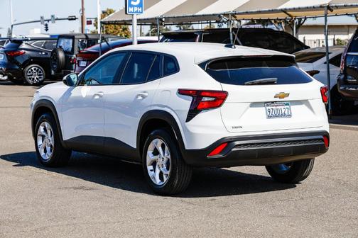 Summit White 2026 Chevrolet Trax LS