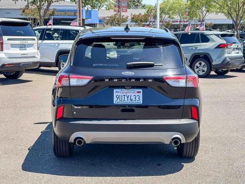 Black Metallic 2022 Ford Escape SE