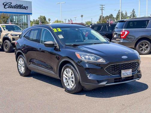 Black Metallic 2022 Ford Escape SE