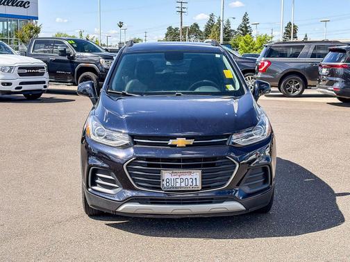 Midnight Blue Metallic 2021 Chevrolet Trax LT