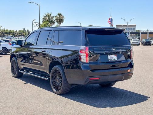 Black 2024 Chevrolet Suburban Z71