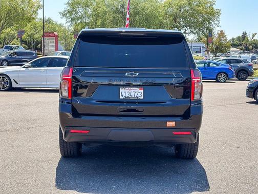 Black 2024 Chevrolet Suburban Z71