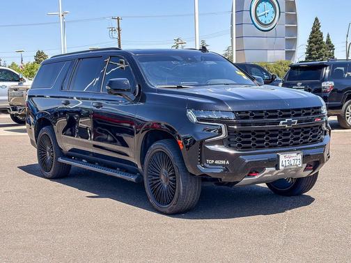Black 2024 Chevrolet Suburban Z71