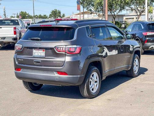 Granite Crystal Clearcoat Metallic 2020 Jeep Compass Sport