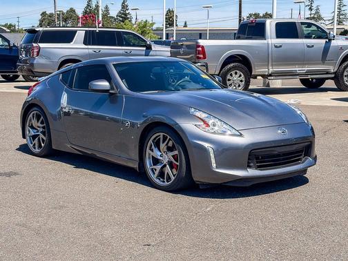 Gun Metallic 2016 Nissan 370Z Sport