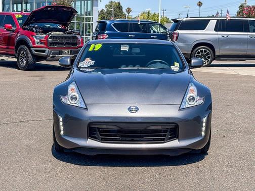 Gun Metallic 2016 Nissan 370Z Sport