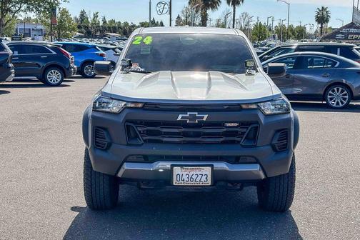 Sterling Gray Metallic 2024 Chevrolet Colorado Trail Boss