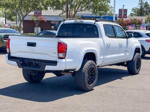 White 2017 Toyota Tacoma TRD Sport
