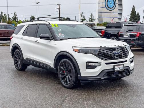 White Metallic 2022 Ford Explorer ST-Line