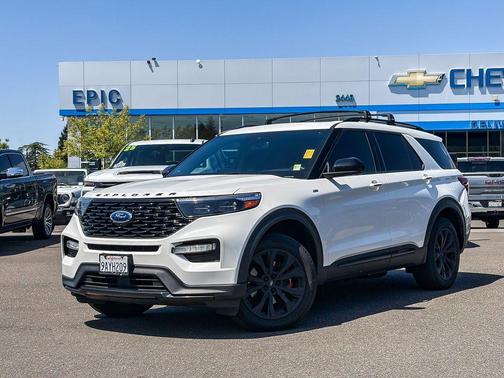 Star White 2022 Ford Explorer ST-Line