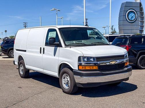 Summit White 2025 Chevrolet Express 2500 Work Van