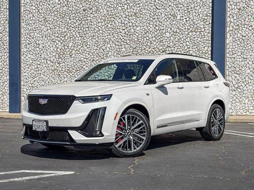 Crystal White Tri-Coat 2022 Cadillac XT6 Sport AWD