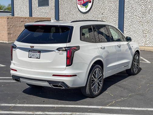 Crystal White Tri-Coat 2022 Cadillac XT6 Sport AWD
