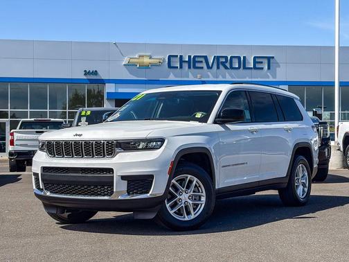 Bright White Clearcoat 2021 Jeep Grand Cherokee L Laredo