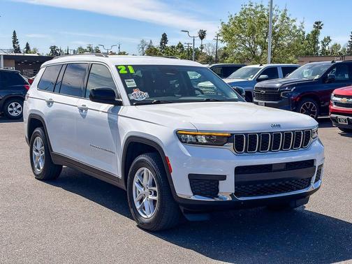Bright White Clearcoat 2021 Jeep Grand Cherokee L Laredo