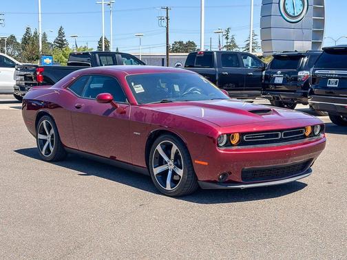 Octane Red Pearlcoat 2019 Dodge Challenger R/T