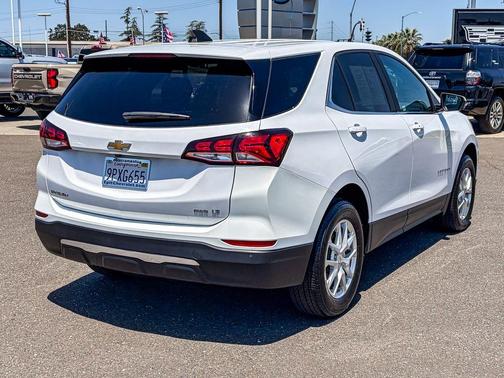 Summit White 2022 Chevrolet Equinox 1LT