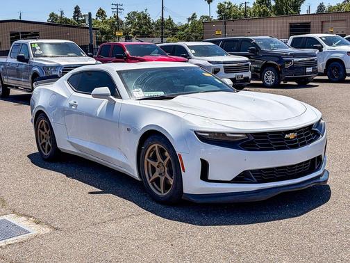 Summit White 2021 Chevrolet Camaro 1LS