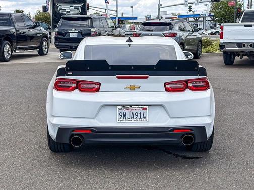 Summit White 2021 Chevrolet Camaro 1LS
