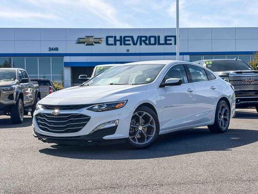 Summit White 2021 Chevrolet Malibu LT