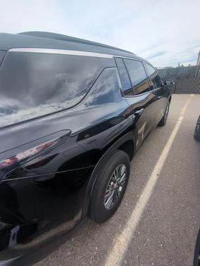 Mosaic Black Metallic 2024 Chevrolet Traverse LT