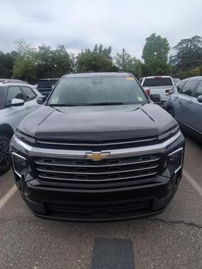 Mosaic Black Metallic 2024 Chevrolet Traverse LT