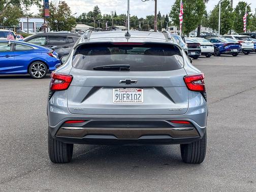 Sterling Gray Metallic 2025 Chevrolet Trax ACTIV