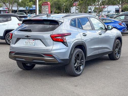 Sterling Gray Metallic 2025 Chevrolet Trax ACTIV