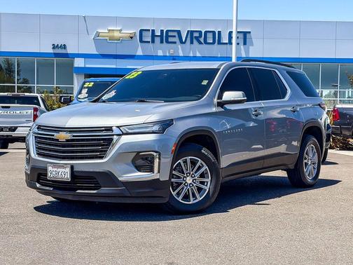 Sterling Gray Metallic 2023 Chevrolet Traverse LT Cloth