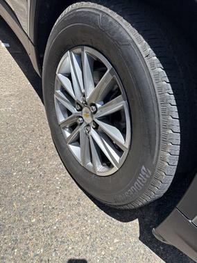 Sterling Gray Metallic 2023 Chevrolet Traverse LT Cloth