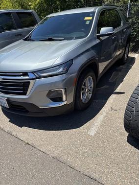 Sterling Gray Metallic 2023 Chevrolet Traverse LT Cloth