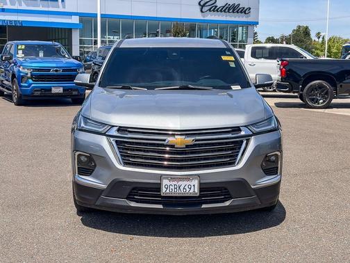 Sterling Gray Metallic 2023 Chevrolet Traverse LT Cloth