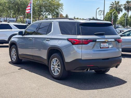 Sterling Gray Metallic 2023 Chevrolet Traverse LT Cloth