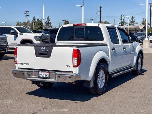 Glacier White 2016 Nissan Frontier SV