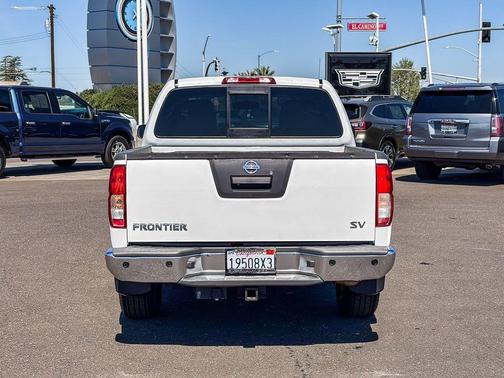 Glacier White 2016 Nissan Frontier SV