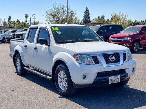 Glacier White 2016 Nissan Frontier SV