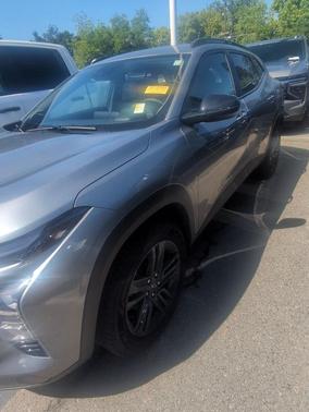 Sterling Gray Metallic 2025 Chevrolet Trax ACTIV