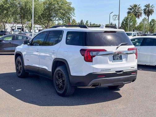 Summit White 2021 GMC Acadia AT4