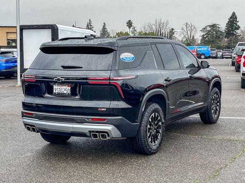 Mosaic Black Metallic 2025 Chevrolet Traverse Z71
