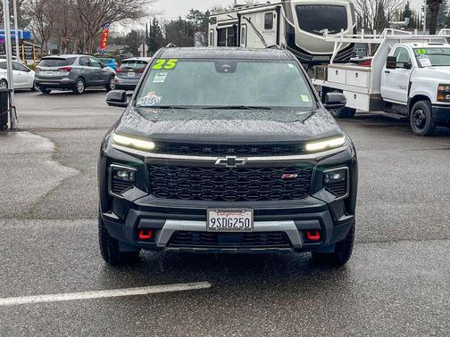 Mosaic Black Metallic 2025 Chevrolet Traverse Z71