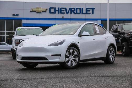 Pearl White Multi 2024 Tesla Model Y Long Range