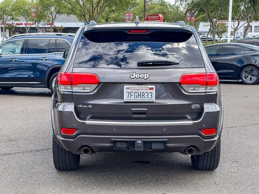 Granite Crystal Clearcoat Metallic 2014 Jeep Grand Cherokee Overland