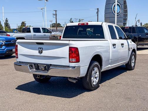Bright White Clearcoat 2022 RAM 1500 Classic Tradesman