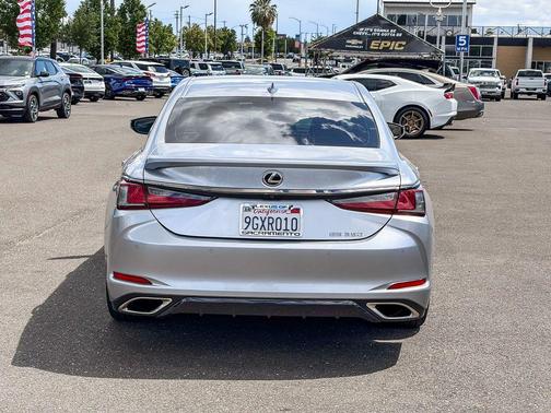 Iridium 2023 Lexus ES 350 F Sport