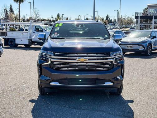 Dark Ash Metallic 2023 Chevrolet Suburban Premier