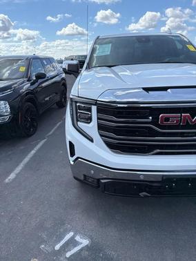 Summit White 2024 GMC Sierra 1500 SLT