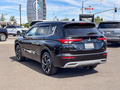 Black 2022 Mitsubishi Outlander SEL