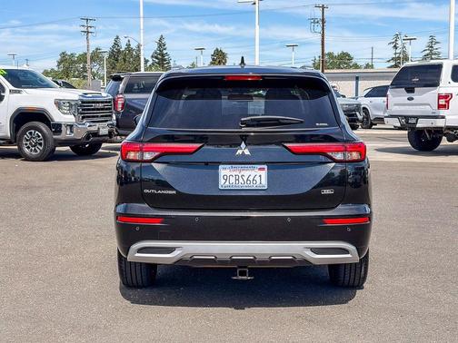 Black 2022 Mitsubishi Outlander SEL