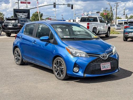 Black 2017 Toyota Yaris L
